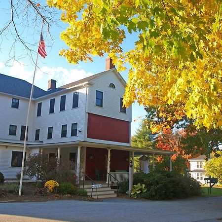 Woodbound Inn Rindge Bagian luar foto