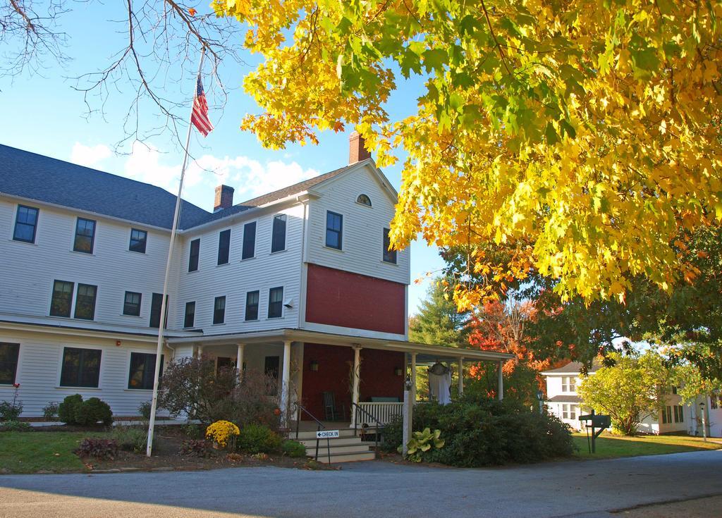 Woodbound Inn Rindge Bagian luar foto